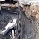 VIDEO: Sredi belega dne se je vdrla cesta, to naj bi bil razlog