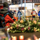 Kljub tragediji, v njej je umrlo 40 ljudi, bodo tekme izpeljali po načrtu